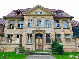 Ruine einer historischen Altstadt aus dem 13. Jahrhundert