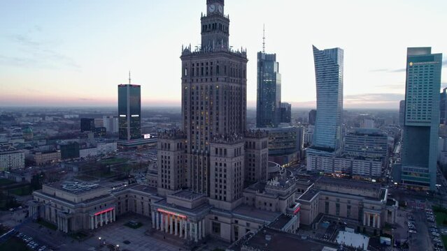 We present extraordinary shots of Warsaw at sunset, captured from a drone in 4K quality. To the magical moment when the city is illuminated with the warm colors of the evening and the sky is painted w