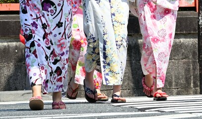 浴衣姿の女性
