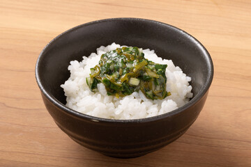 刻みモロヘイヤときゅうり、めかぶのネバネバご飯