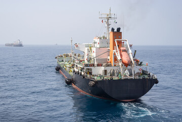 Bunkering vessel