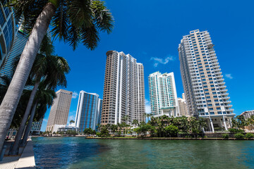 Fototapeta premium Miami, Florida, USA - Exclusive Condos along Burlingame Island.