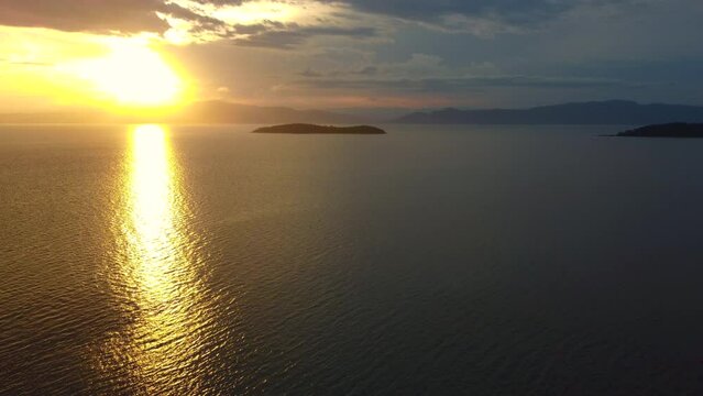 Sunset at Sambaqui beach, Florian&oacute;polis