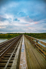 Fototapeta premium train bridge walkway skyline horizon 