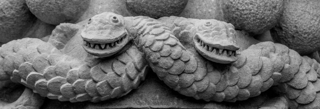 Serpientes de piedra