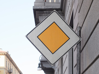 right of way traffic sign