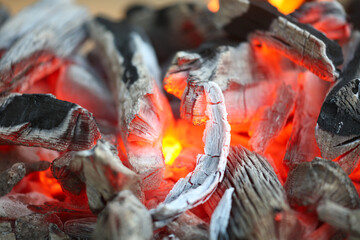 preparing for outdoors barbecueing, charcoal in usable condition