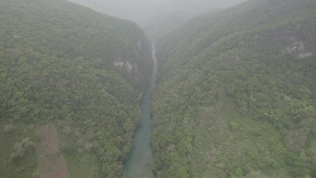  R&iacute;o Tampa&oacute;n en la Huasteca Potosina, San Luis Potos&iacute; , m&eacute;xico 