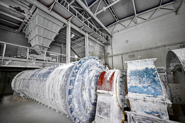 Ball mill operates at grinding department of silica plant © nordroden