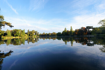 Daumesnil lake in the Vincennes wood