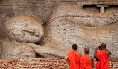 sleeping Buddha, Polonnaruwa, sri lanka - obrazy, fototapety, plakaty