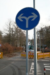 Straßenschil abbiegen