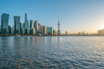 Obraz premium skyline of Shanghai financial district buildings at sunset