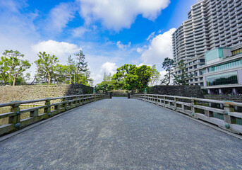 Fototapeta premium 江戸城和田倉門に架かる和田倉橋（東京都千代田区）