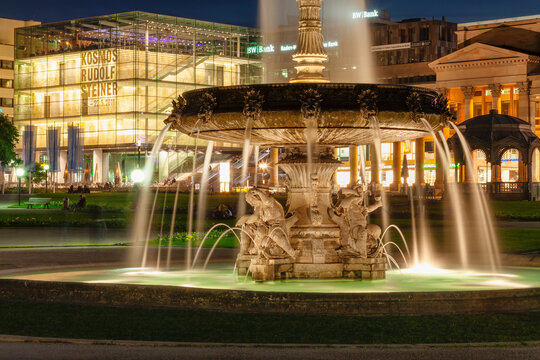 Art Museum and Konigsbau building at Schlossplatz Square, Stuttgart, Baden-Wurttemberg