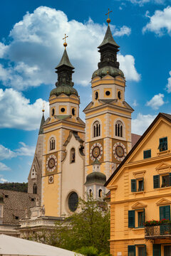 Cathedral Square and Baroque Cathedral, Brixen, Sudtirol (South Tyrol) (Province of Bolzano), Italy