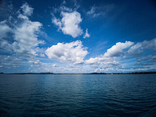 Obraz premium blue sky and sea