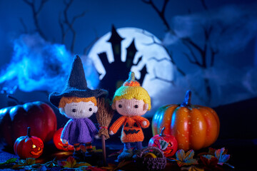 ハロウィンのかぼちゃと小さなあみぐるみ人形