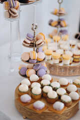wedding cake with roses