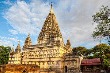 Fototapeta premium Exterior of the Mahabodhi Paya pagoda in Bagan, Myanmar, Asia