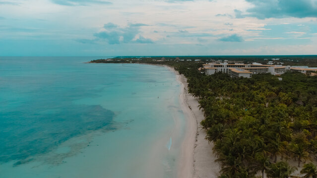 Puerto y playa en Progreso Yucat&aacute;n y Quintana Roo Carrillo Puerto y Canc&uacute;n.