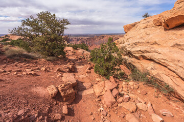 hiking the upheaval dome trail, canyonlands national park, usa