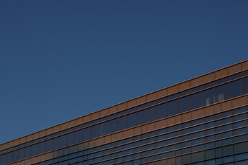 Fototapeta na wymiar office building with sky