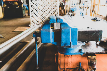 Steel holding machines and equipment for welding work