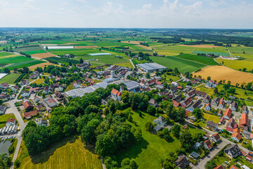 Die Gemeinde Ustersbach im Naturpark Westliche Wälder aus der Luft