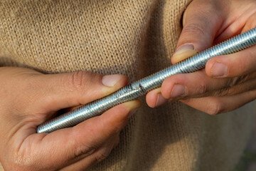 broken bolt thread, lack of scrap production ng in hands, bolt thread ng