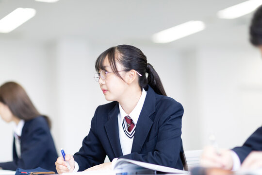 授業を受ける学生
