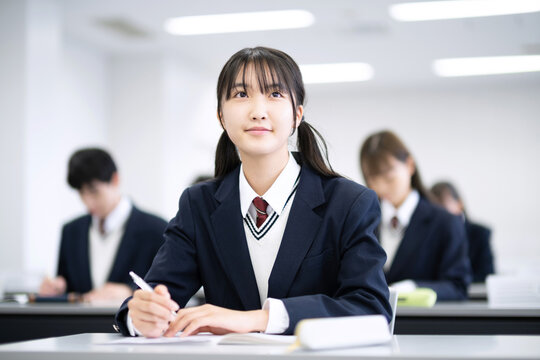 授業を受ける学生