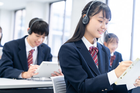 授業を受ける学生