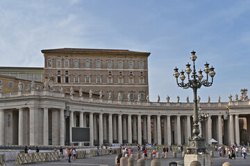Città del Vaticano, il colonnato del Bernini ed il Palazzo Apostolico in piazza San Pietro - Roma