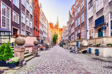 Famous Mariacka Street with Basilica of St. Mary in the Background, Gdansk, Poland - obrazy, fototapety, plakaty