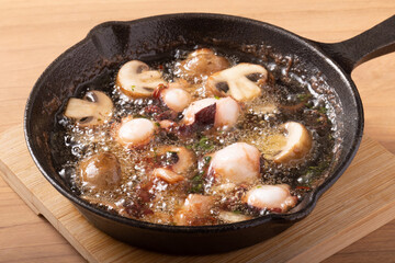 たこのアヒージョ