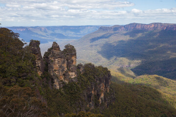 Fototapeta na wymiar Three sisters in the blue mountains, New South Wales