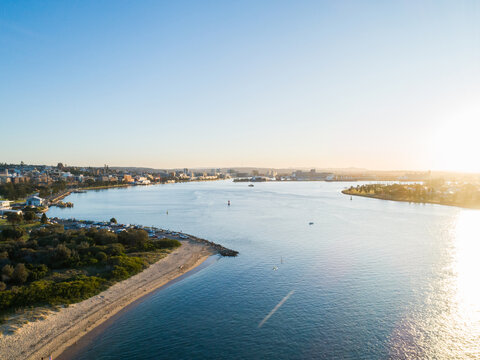 Yohaaba \ Port Hunter where the hunter river meets the sea