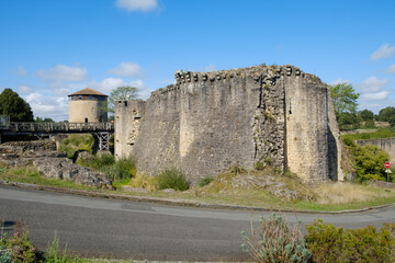 Fototapeta na wymiar 13th century ruined Castle of Parthenay, Parthenay, Deux-Sèvres, Nouvelle-Aquitaine, France