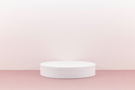 Arri&egrave;re plan pastel avec pr&eacute;sentoir pour des produits avec un rendu 3 D. Plate-forme vide avec podium pour cosm&eacute;tique, bijoux, maquette ou autres objets.