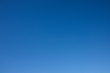 Cielo azul sin nubes - obrazy, fototapety, plakaty