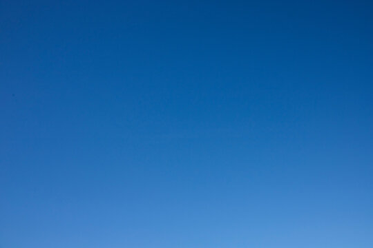 Cielo azul sin nubes