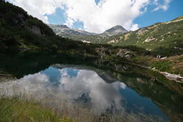Obraz premium lake in the mountains