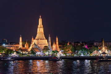 Naklejka premium The most beautiful Viewpoint Wat Arun,Buddhist temple in Bangkok, Thailand 