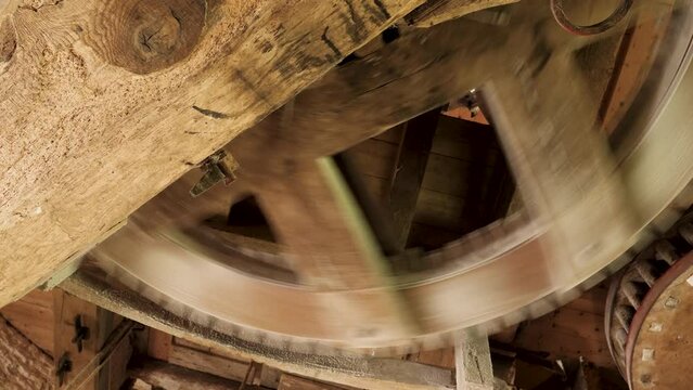 Operating Wooden Sprocket System of an Old Dutch Corn Mill