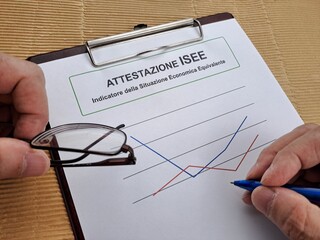 ISEE low income. Printed form, paper ISEE presentation.