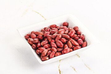 Raw peanut heap for roast