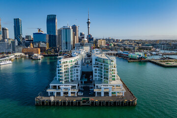 Fototapeta premium Aerial: Princess wharf apartments and eateries, auckland waterfront, New Zealand