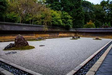 Zelfklevend Fotobehang Japan Kyoto, Ryoan-ji temple and rock garden. © Se.eS