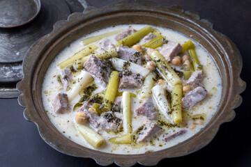 Siveydiz; (Turkey - Antep Style Local Food) is an Antep dish made with fresh garlic and lamb. Turkish name; Siveydiz